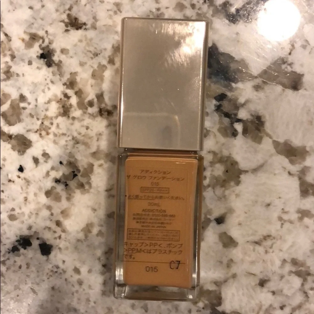 Addiction Tokyo the glow foundation by Ayako shade 015